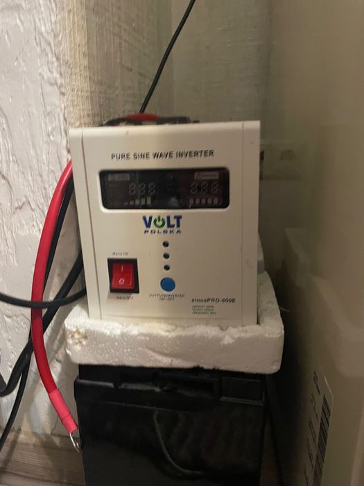 інвертор volt Polska 12/220 потужність 800 Вт Бу