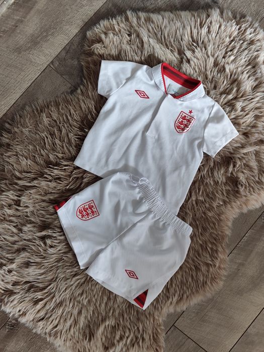 Balo czerwony komplet bluzka + spodenki r.74