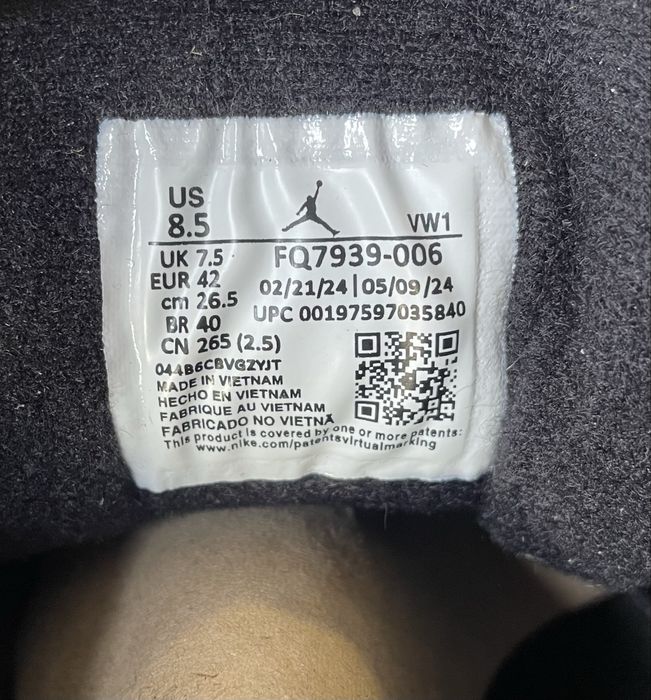 Air Jordan 4 RM 41-45 в наявності