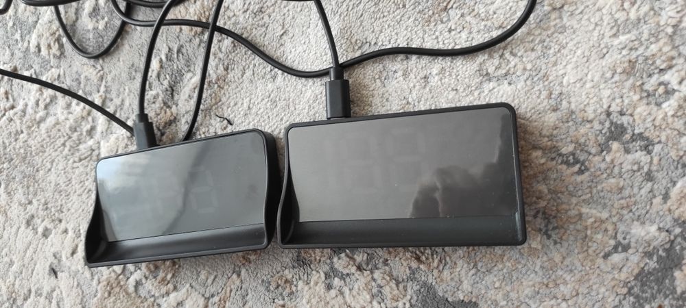 проекція швидкості на лобове скло HUD