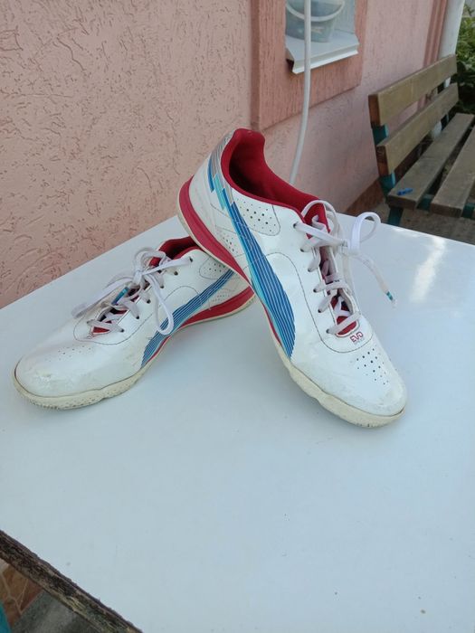 Продам  футзалки