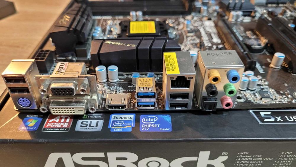 Płyta główna ASRock Z77 Extreme3 Zestaw stan kolekcjonerski