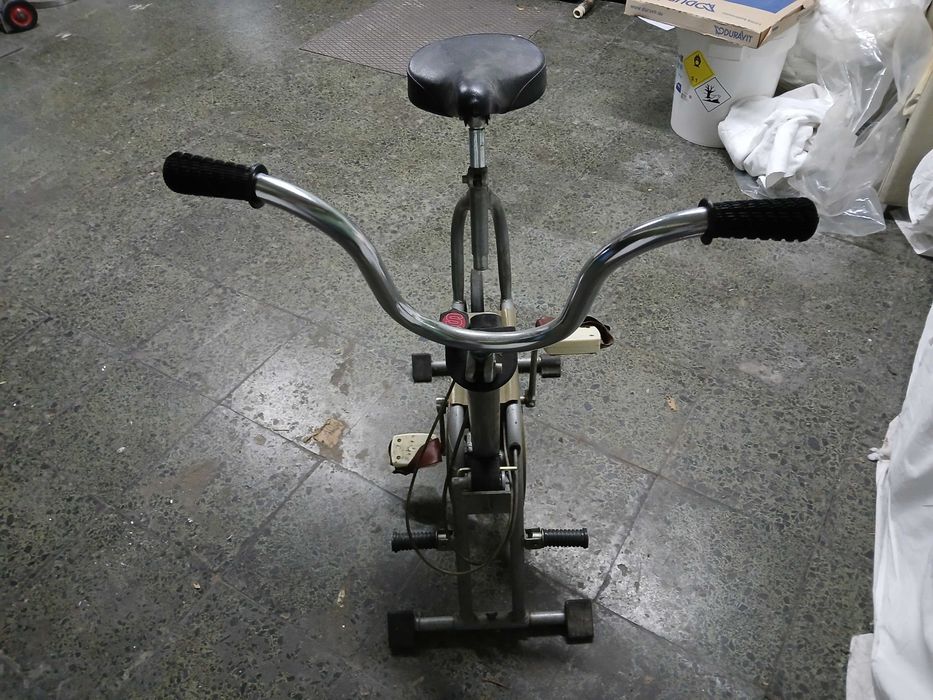 Bicicletas fixas / estáticas - Fitness
