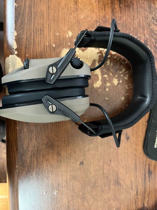 Nowoczesne słuchawki ochronne z redukcją hałasu – aktywne