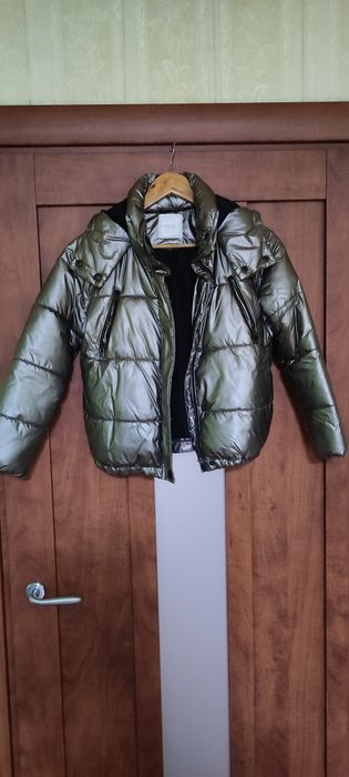 Продам куртку демісезонну на дівчинку Next в дуже гарному стані. Торг.