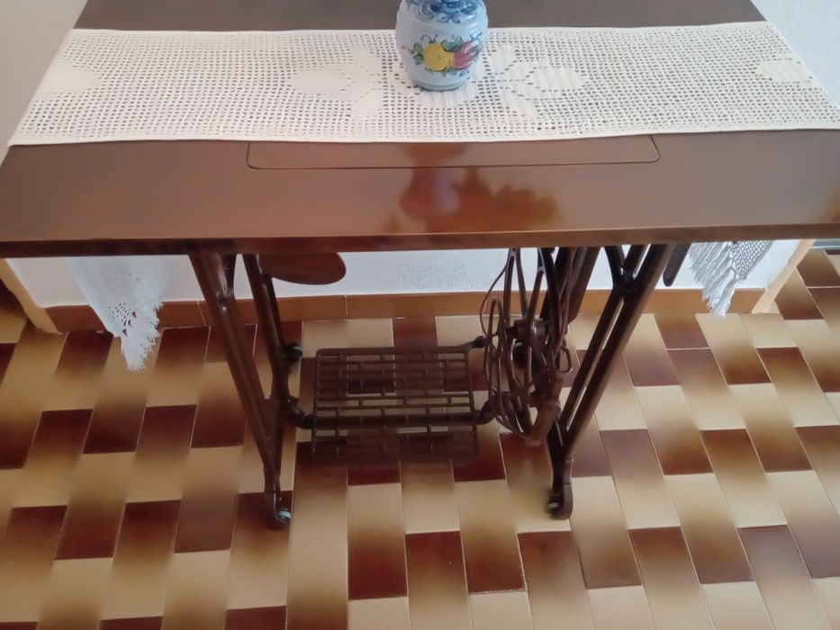 Máquina de costura Husqvarna made in Sweden