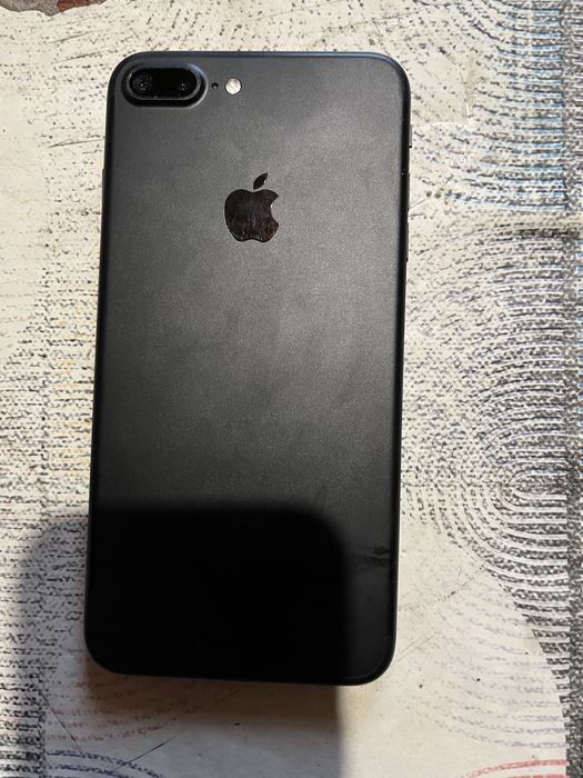 Айфон 8+ на запчастини