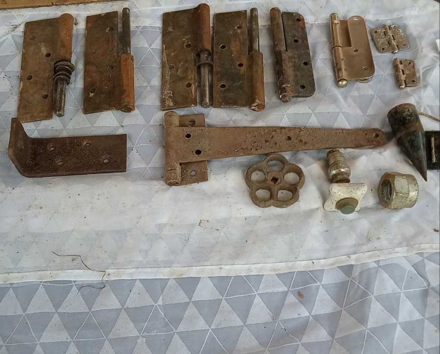 Замки Защелки Ручки Петли дверные - оконные СССР