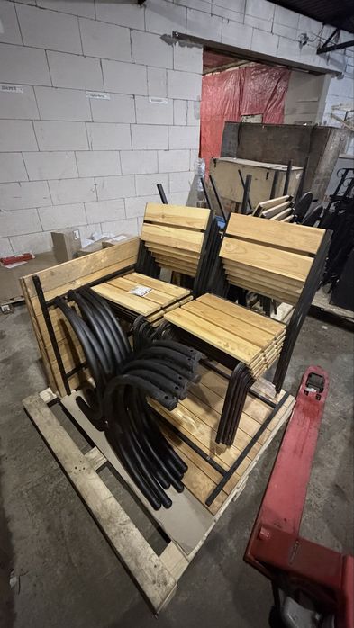 Стулья столы зонты шатры палатки