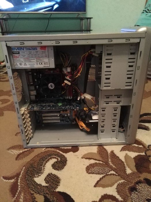 Системный блок Gigabyte+клавіатура+монітор+миша(комплект)