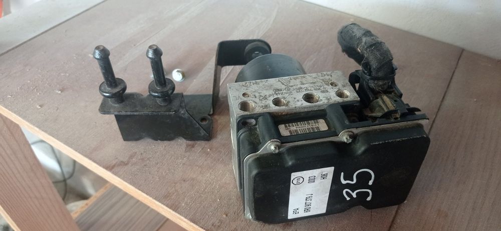 Продам блок ABS Skoda Fabia 2 (6R0907379J)