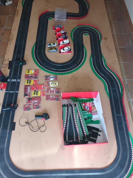 Pista SCX / Scalextric completa e muito material