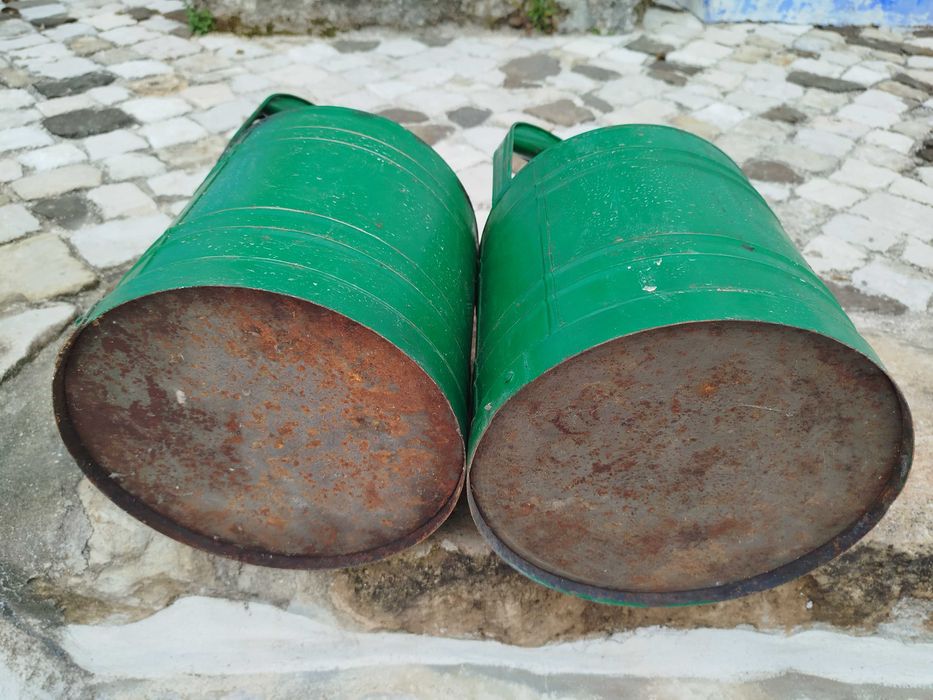 Conjunto de 2 Bilhas Talhas de Azeite em Lata