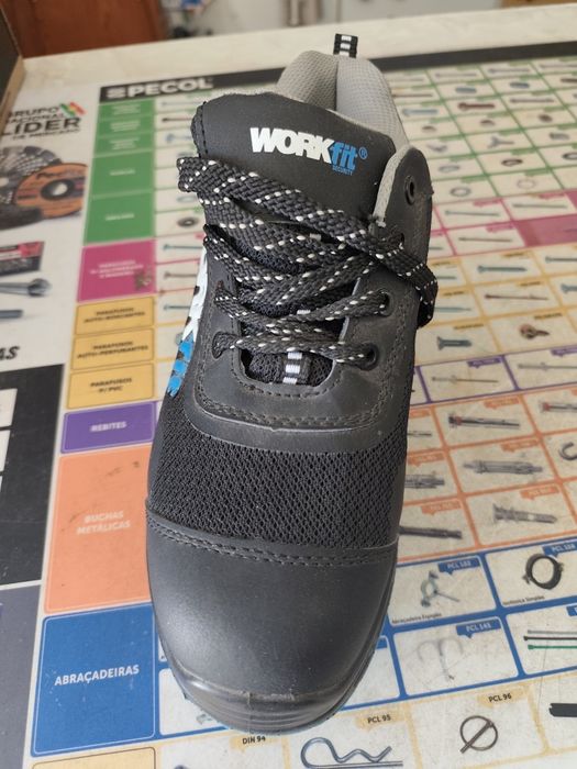 Sapatos e botas segurança novos