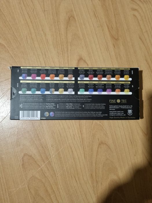 Farbki artystyczne FINETEC PREMIUM Pearlescent 24 kolory.