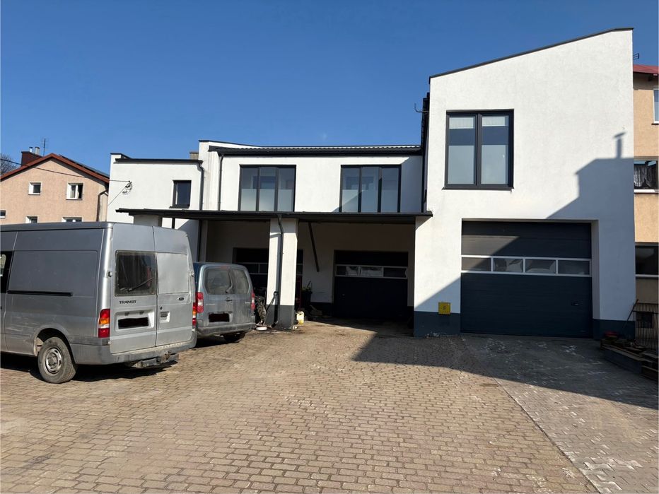 Warsztat z lokalem mieszkalnym