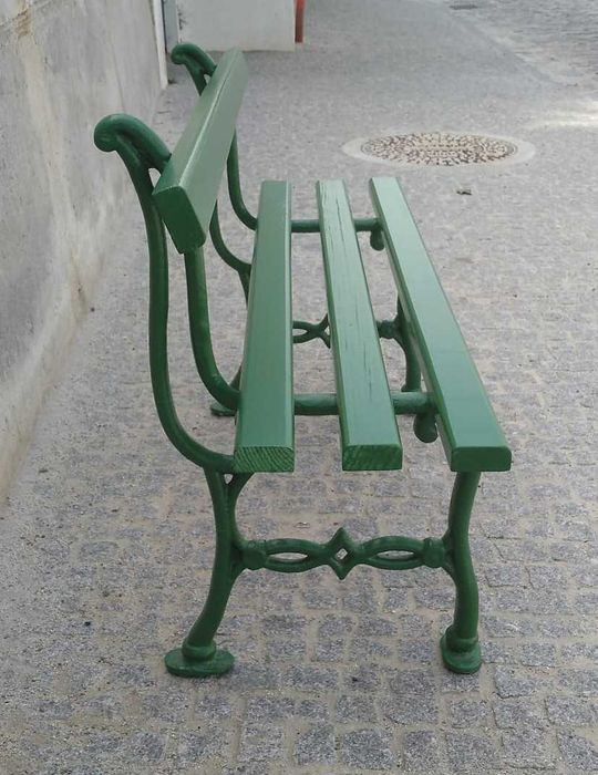 Banco antigo de jardim