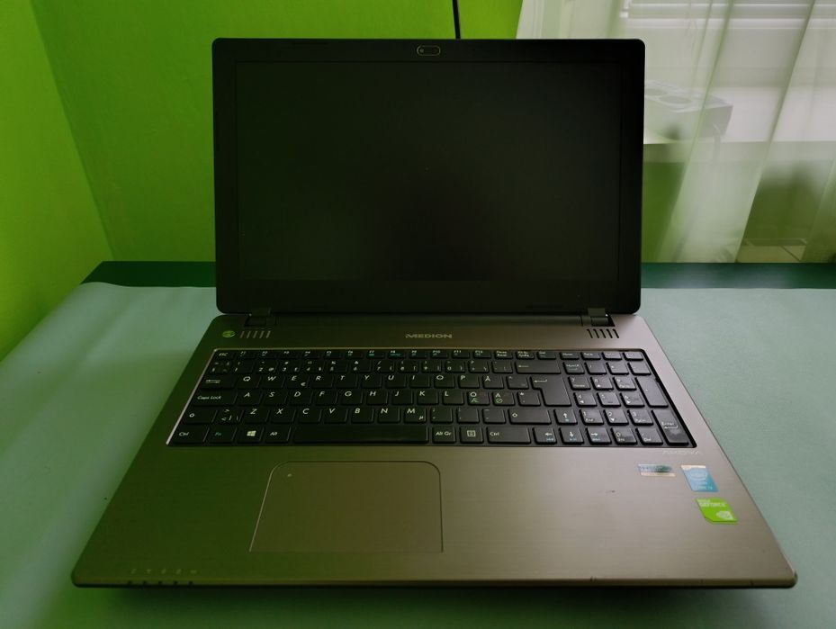 Ноутбук Medion Akoya P6647/і5-4300/8Гб/240Гб/GT825M_Хороша пропозиція!