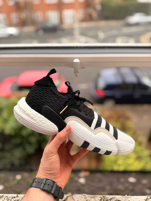 Мужские кроссвки большой размер 46 47 48 49 50 adidas Trae Young