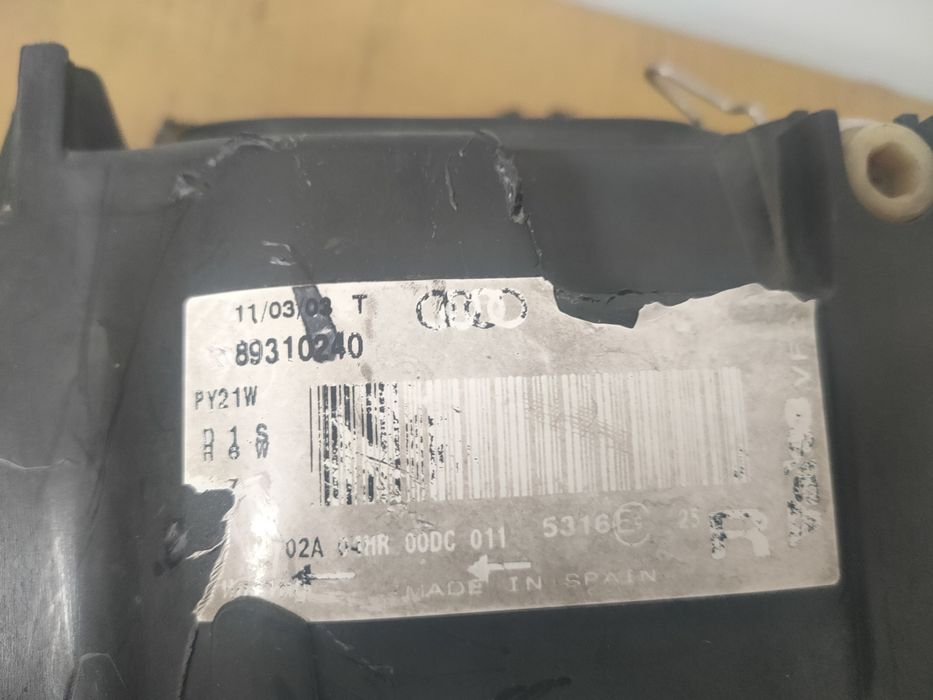 Farol Direito Xenon Audi A4 8E B6 (2001 a 2005)