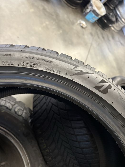 Шини Зимові 255х40хR21 BRIDGESTONE Blizzak LM005 / 2шт /85%Залишок 23р