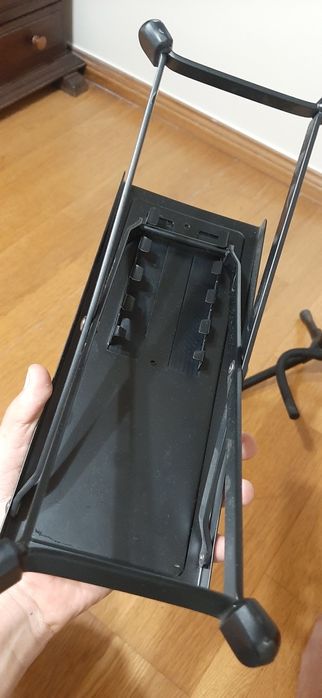 Apoio para pe e suporte de guitarra