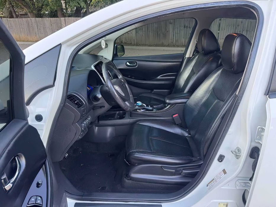 Nissan LEAF SL      2017