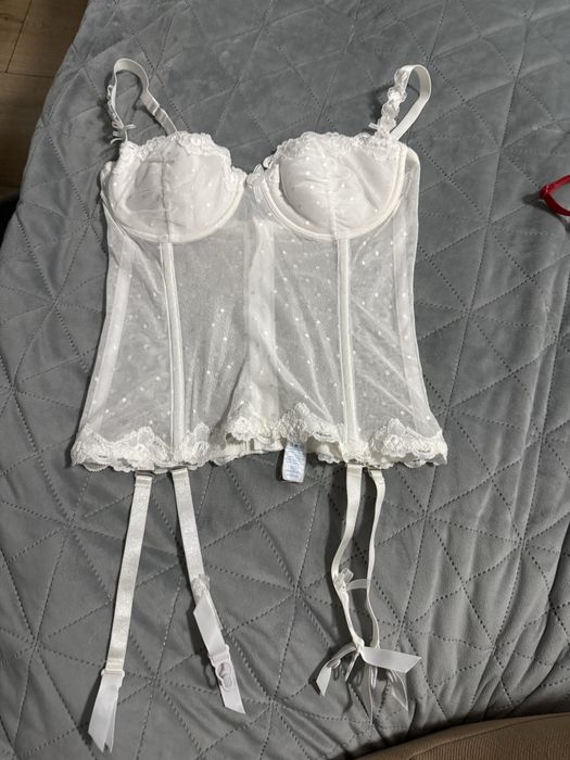 Gorset do pończoch triumph 75B biały używany