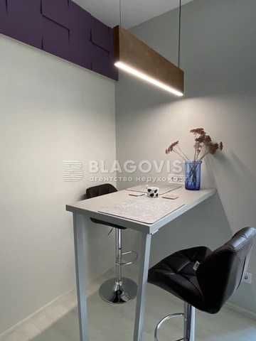 Продам ЖК Медовий 32 м с ремонтом   Кадетский Гай 10 .