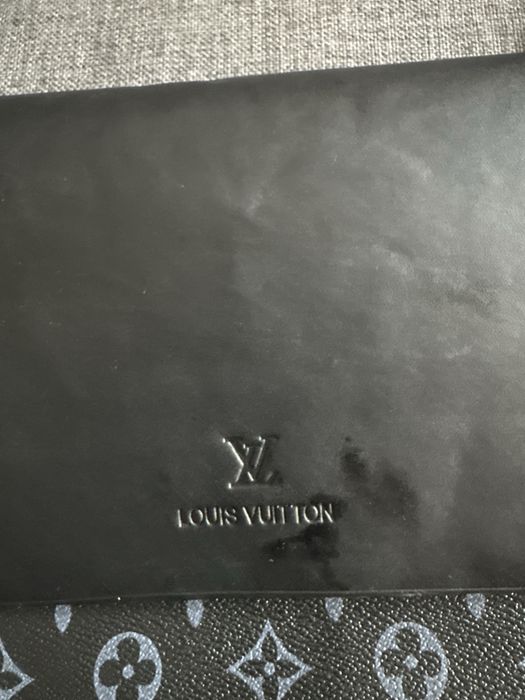 Bolsa Preta Louis Vuitton Elegância Atemporal