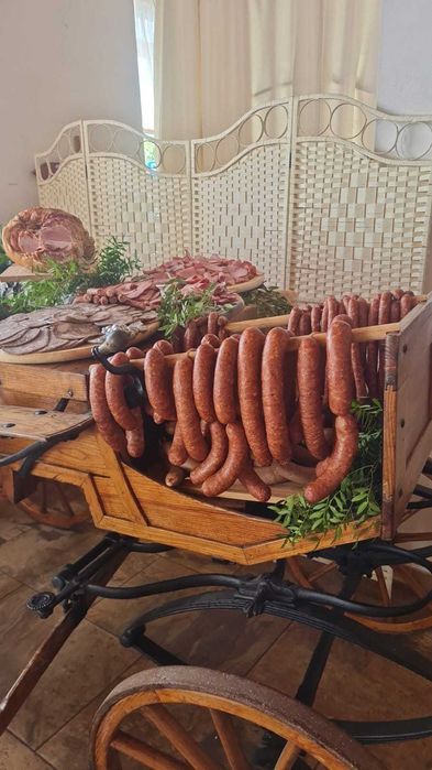 Swojskie wedliny boczek kielbasa schab