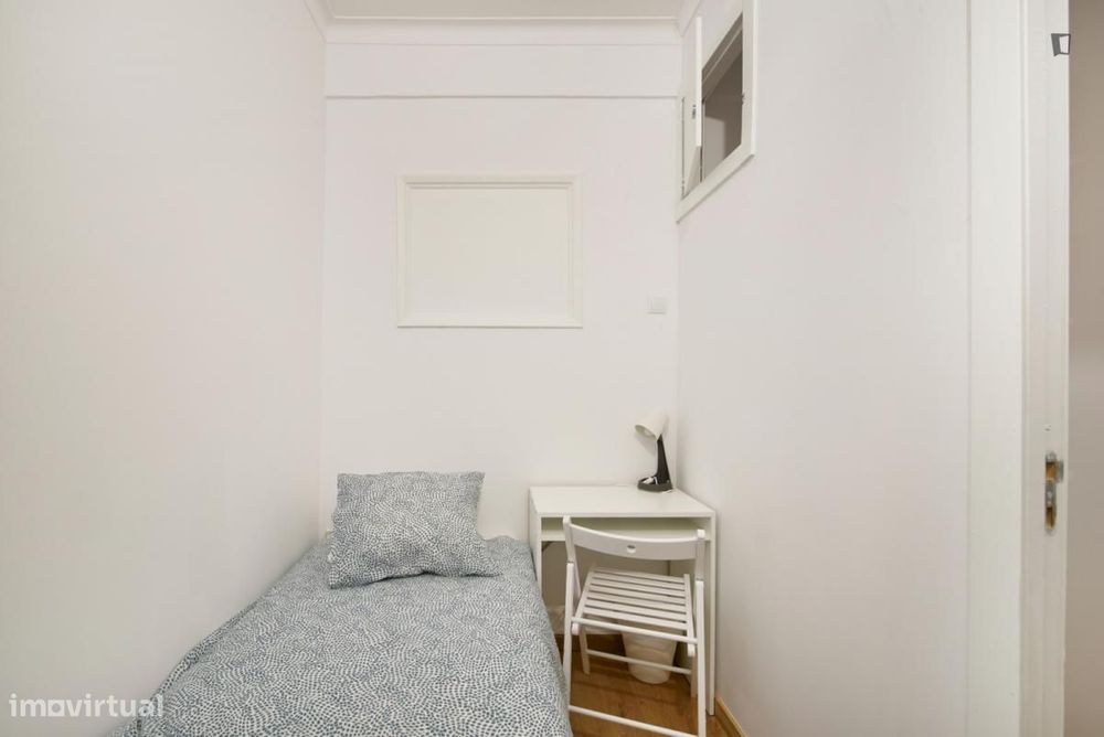 Quarto - localizado em Benfica Lisbon