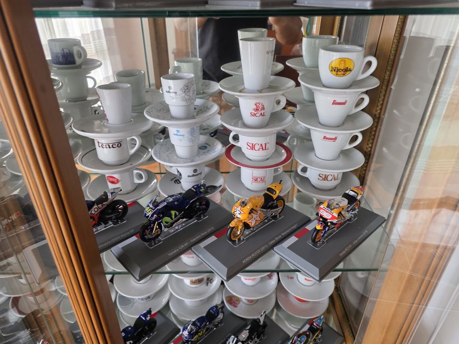 Moto de coleção moto GP 42motos nao ligar para burlas MB way