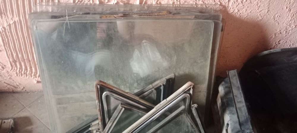 Комплект скла для дверей ваз.. два комплекта.