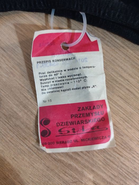 Czarna półhalka z metką 36 Zakłady Sira PRL