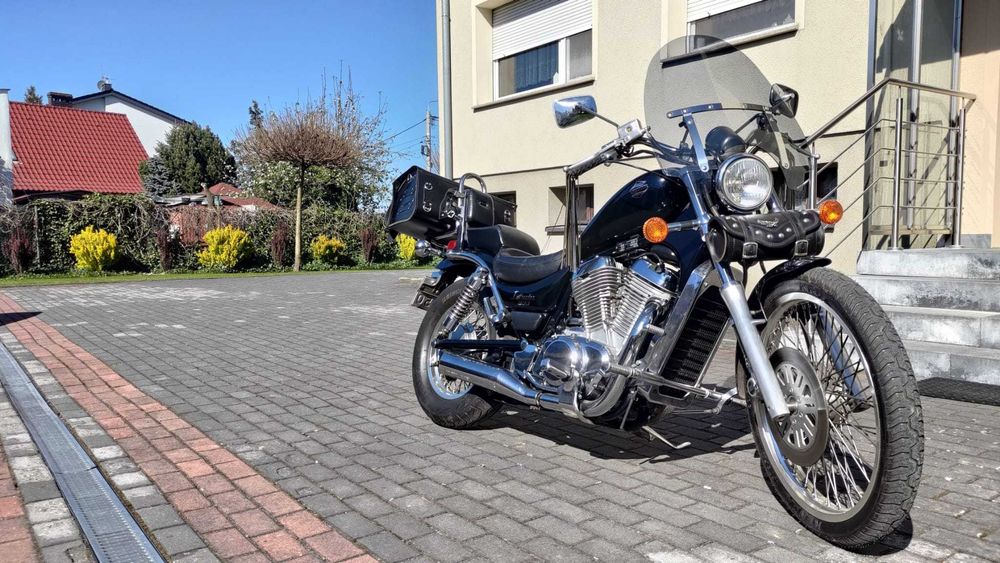 Suzuki Intruder VS 800