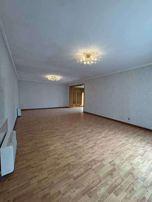 Продаж 2-х поверхового будинку в Центрі міста-250кв.м.Вул.Севастопольс