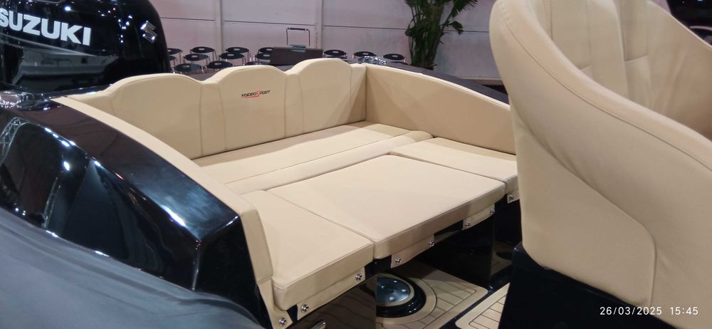 Semi-rígido Hydrosport RIB737 Sundeck novo