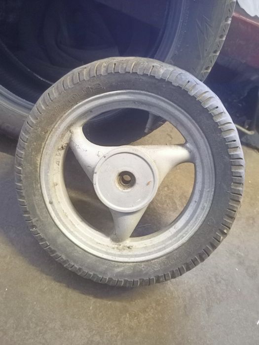 Колеса до скутера 13 і 12 розмір