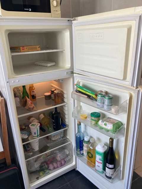 Kunft Refrigerador com Freezer