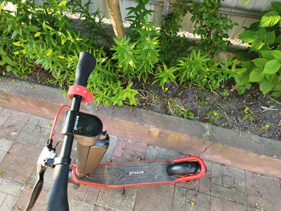 Електросамокат Proove Model Urban Black-Red