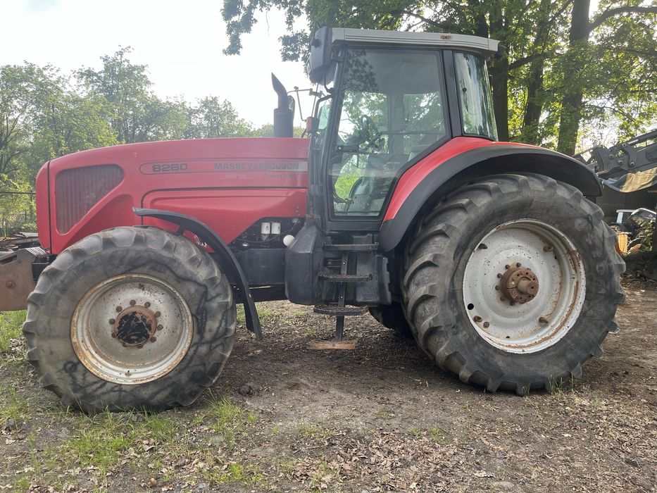 Massey Ferguson 8260