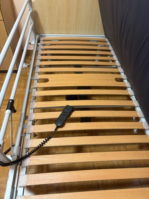 Cama articulada em bom estado