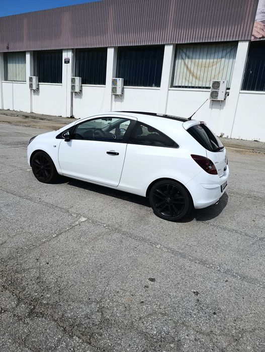 Opel corsa black edition