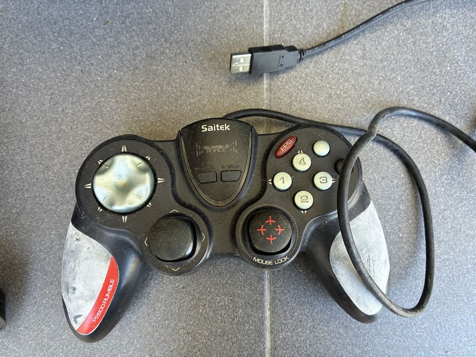 Volante e Pedais para PC