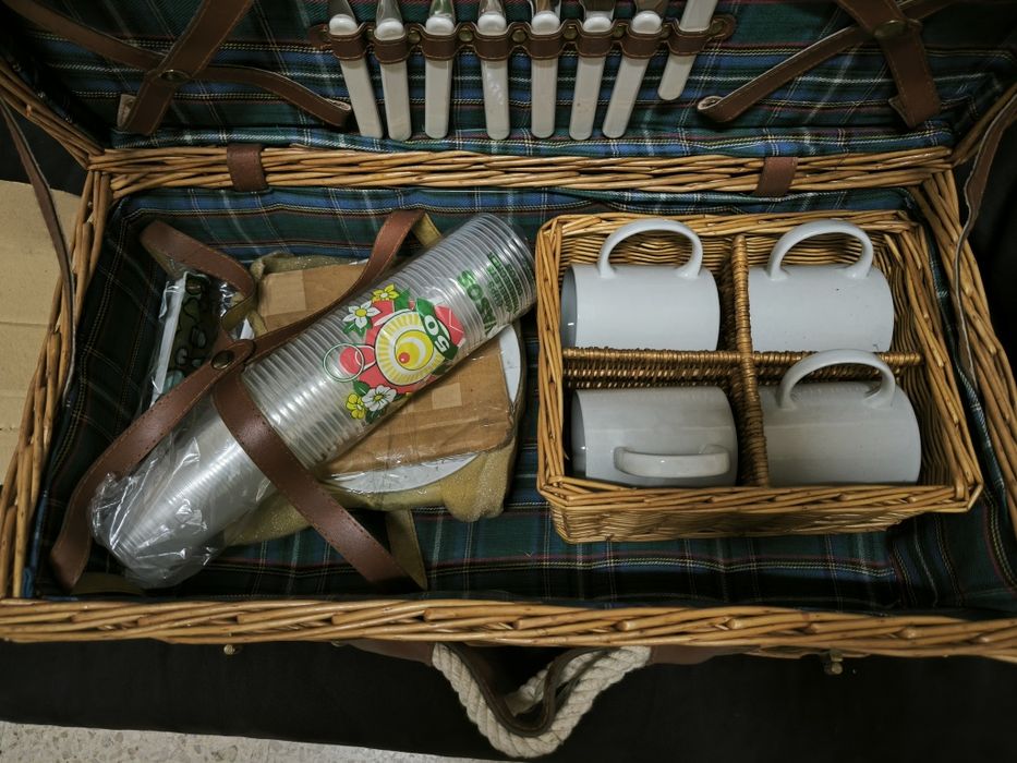 Mala Picnic com acessórios