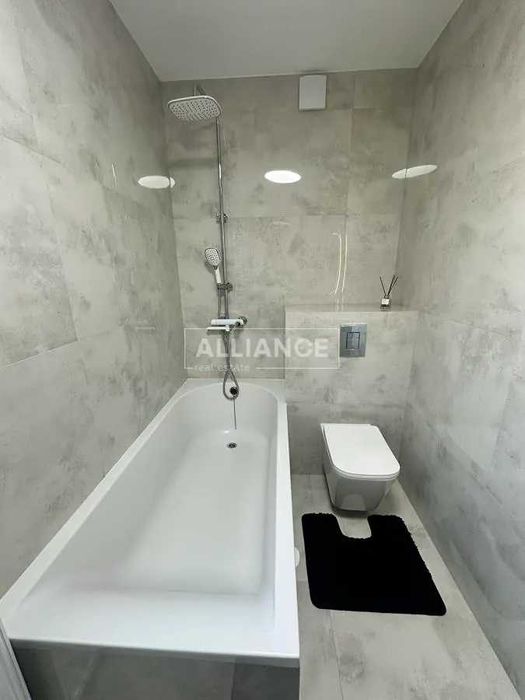 Продам шикарний будинок в 15 км від Івано-Франківська