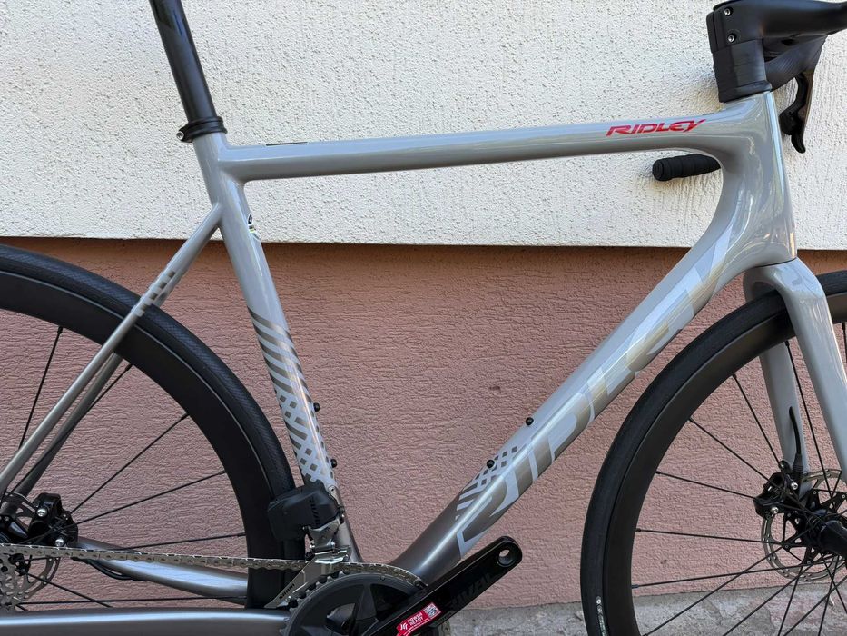 Rower szosowy Ridley Helium SLX Disc, koła carbon, Sram Rival eTap