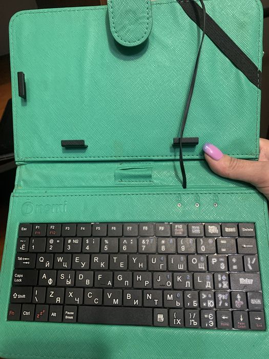 Планшет и клавиатура