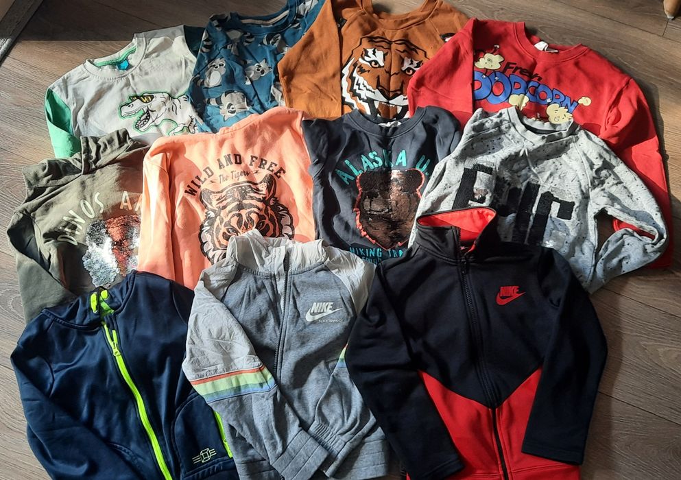 Komplet 11 bluz chłopięcych 122/128 m.in.Nike, H&M, 3 z cekinami